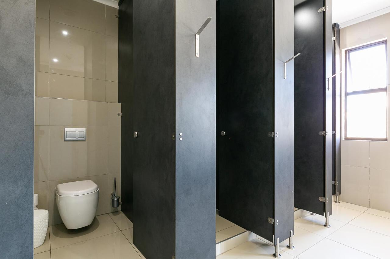 Zzzone Boutique Hostel هيرمانوس المظهر الخارجي الصورة