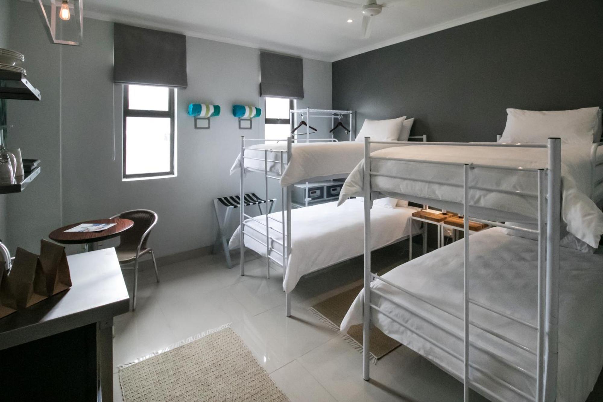 Zzzone Boutique Hostel هيرمانوس المظهر الخارجي الصورة